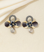 Boucles d’oreilles pendantes fleur cristal Clou – 26AHBOL036