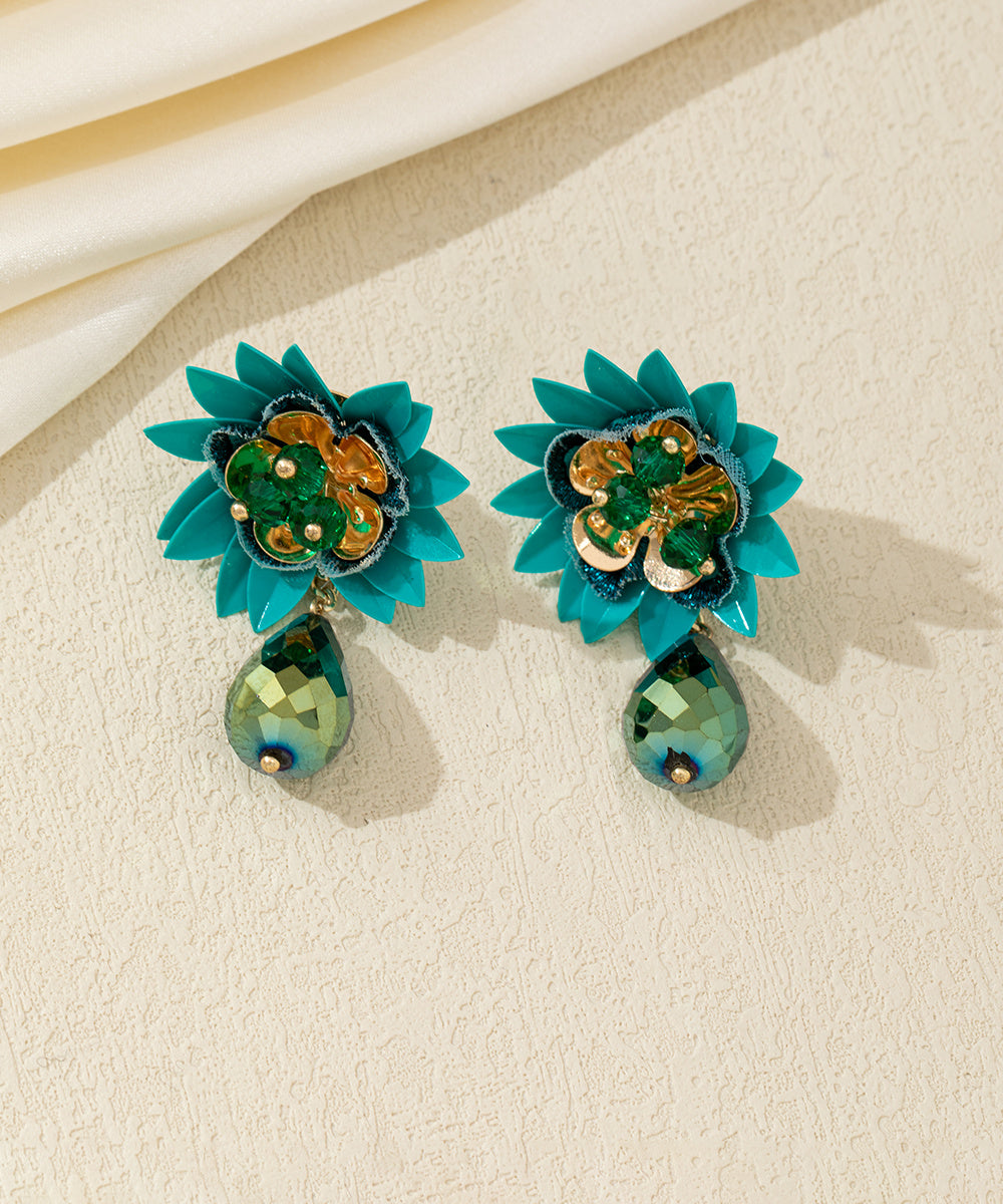 Boucles d’oreilles pendantes fleur perlée Clou – 26AHBOL061