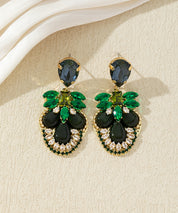 Boucles d’oreilles pendantes ornées de cristaux – 27AHBOL010