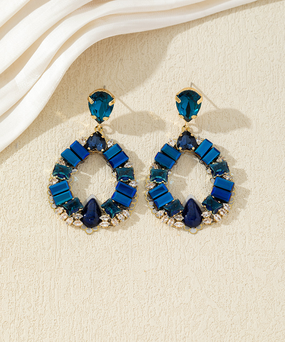Boucles d’oreilles pendantes ornées de cristaux 27AHBOL012