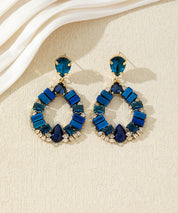 Boucles d’oreilles pendantes ornées de cristaux 27AHBOL012