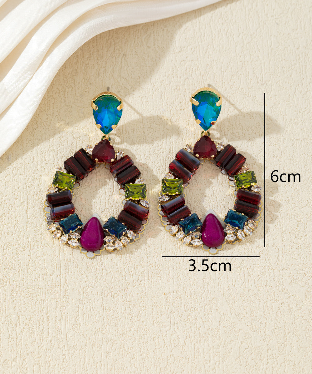 Boucles d’oreilles pendantes ornées de cristaux 27AHBOL012