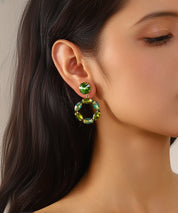 Boucles d’oreilles pendantes ornées de cristaux – 27AHBOL017