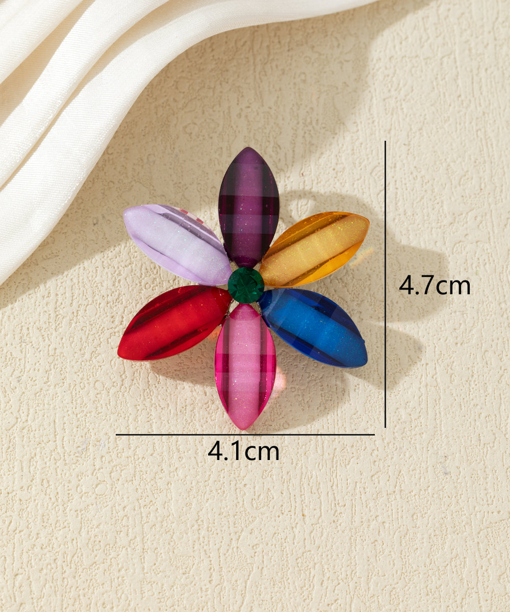 Broche fleur colorée à 5 pétales