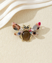 Broche abeille colorée avec ailes effet marbré