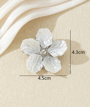 Broche fleur nacrée avec strass