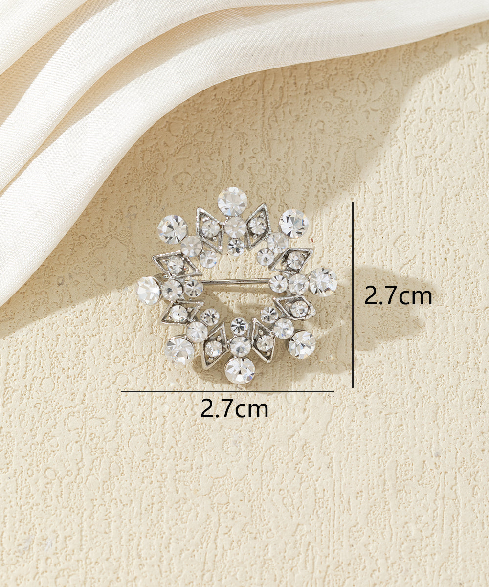 Broche flocon de neige ornée de strass