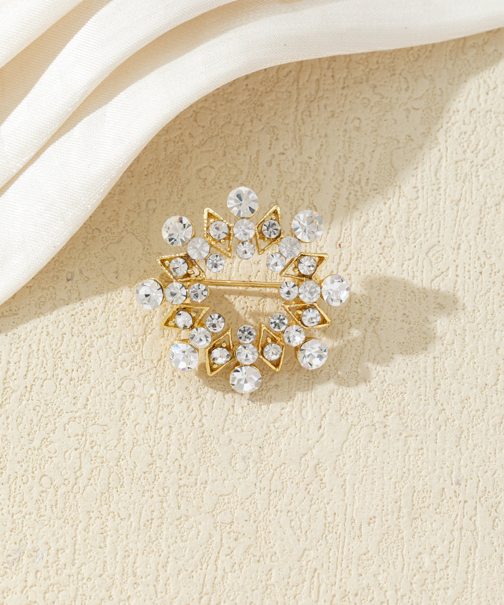 Broche flocon de neige ornée de strass